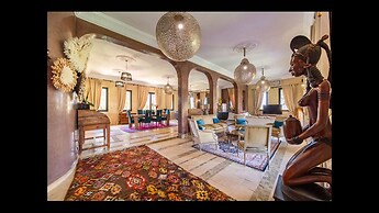 Villa With Heated Pool and Breakfast Included - by Feelluxuryholidays