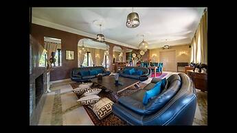 Villa With Heated Pool and Breakfast Included - by Feelluxuryholidays