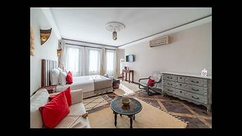 Villa With Heated Pool and Breakfast Included - by Feelluxuryholidays