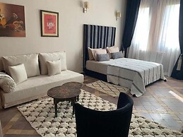 Villa With Heated Pool and Breakfast Included - by Feelluxuryholidays