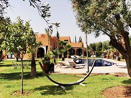 Villa With Heated Pool and Breakfast Included - by Feelluxuryholidays