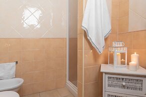 Stylish Residence Le Fontane 1 Bedroom Sleeps 4