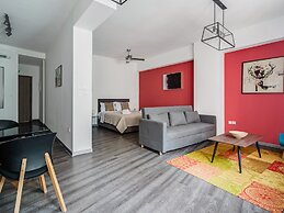 Sanders Center - Lovely Studio Apartment