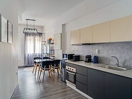 Sanders Center - Lovely Studio Apartment