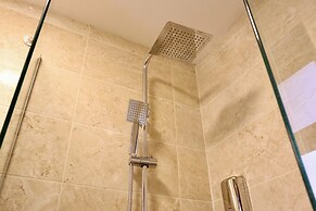 Abdoun Rooftop 2bedroom Kh&sh 02