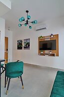 Central Suites Tower