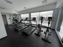 Studio Apartment on 13th Floor Above 9 de Julio Avenue