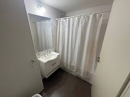 Studio Apartment on 13th Floor Above 9 de Julio Avenue