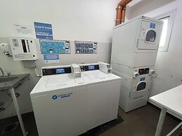 Studio Apartment on 13th Floor Above 9 de Julio Avenue