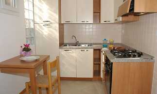 Green Retreat Dream Villa With Garden - Beahost