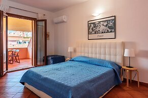 Relaxing Cristal Blu Studio Sleeps 3 Persons