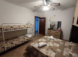 Villa 6 Beds Just Minutes From San Teodoro