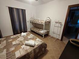 Villa 6 Beds Just Minutes From San Teodoro