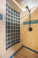 Room-flamingo Room on the Cotee River