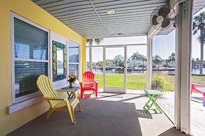 Room-flamingo Room on the Cotee River