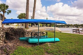 Room-flamingo Room on the Cotee River