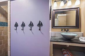 Room-flamingo Room on the Cotee River