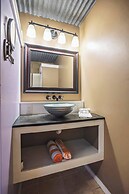 Room-flamingo Room on the Cotee River