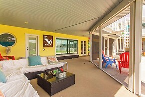 Room-flamingo Room on the Cotee River