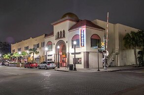 Room-flamingo Room on the Cotee River