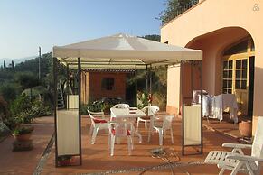 Room in Guest Room - Hillside Room With Garden and sea View No8264