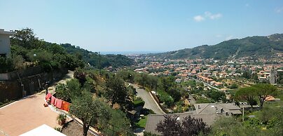 Room in Guest Room - Hillside Room With Garden and sea View No8264