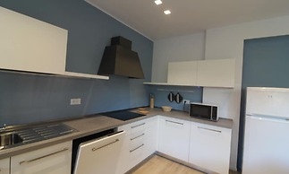 Apartment in a Small Building Near the Beach