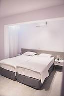 Starlight Villa Guro - 4bd, 4ba, 4min To Beach