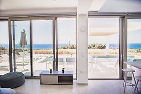 Starlight Villa Guro - 4bd, 4ba, 4min To Beach