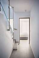 Starlight Villa Guro - 4bd, 4ba, 4min To Beach