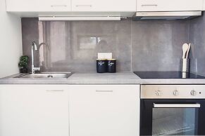 Starlight Villa Guro - 4bd, 4ba, 4min To Beach