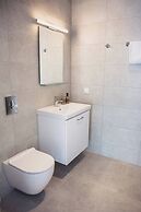 Starlight Villa Guro - 4bd, 4ba, 4min To Beach