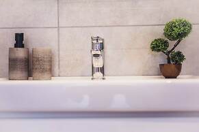 Starlight Villa Guro - 4bd, 4ba, 4min To Beach