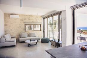 Starlight Villa Guro - 4bd, 4ba, 4min To Beach