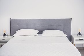 Starlight Villa Guro - 4bd, 4ba, 4min To Beach