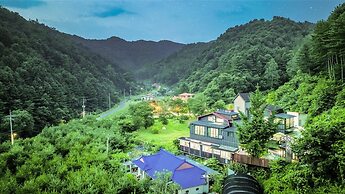 Chuncheon Thegangchon Pension