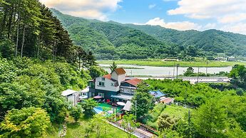 Chuncheon Thegangchon Pension