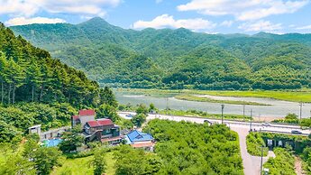 Chuncheon Thegangchon Pension