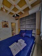 The Royalty Apartment old Town Center