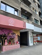 The Royalty Apartment old Town Center