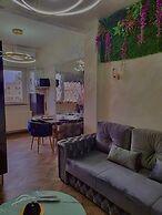 The Royalty Apartment old Town Center