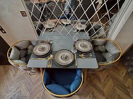 The Royalty Apartment old Town Center