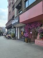 The Royalty Apartment old Town Center