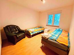 Bjurvik's Villa - Flat 2 - Business Customers Only