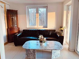 Bjurvik's Villa - Flat 2 - Business Customers Only
