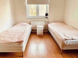 Bjurvik's Villa - Flat 2 - Business Customers Only