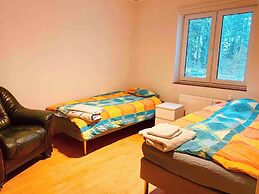 Bjurvik's Villa - Flat 2 - Business Customers Only