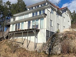Bjurvik's Villa - Flat 2 - Business Customers Only