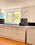 Bjurvik's Villa - Flat 1 - Business Customers Only