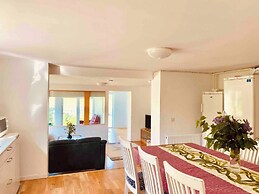 Bjurvik's Villa - Flat 1 - Business Customers Only